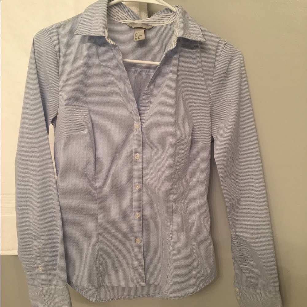 H&M Blue and white pinstripe button down shirt